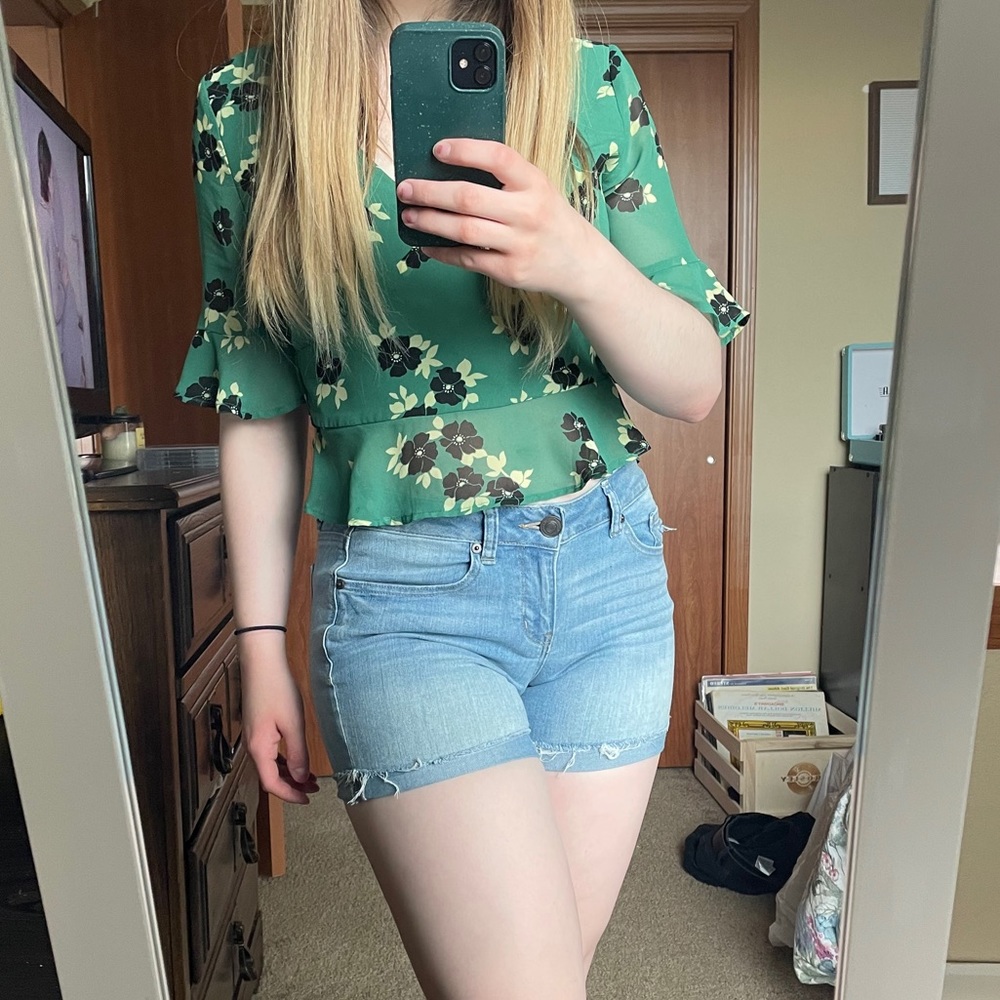 So Midi Jean Cuffed Shorts 7